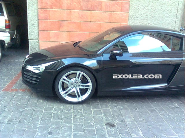 audi-r8-black-95173-gk2